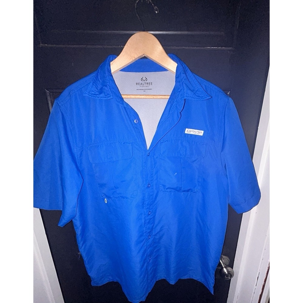 Realtree Fishing Men Large Blue Short Sleeve Button Front Vented Guide Shirt
